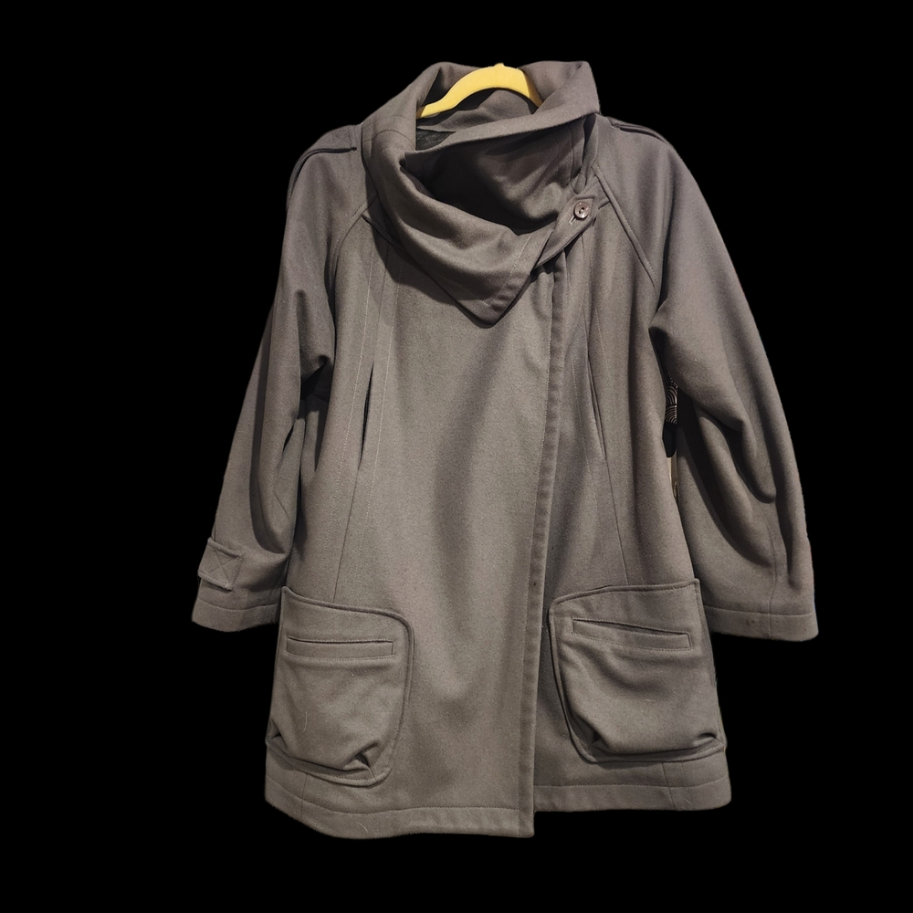 BILLTORNADE Chic Grey Coat - Picture 2 of 13